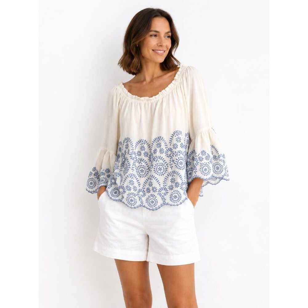 Karen Kane NWT Size Medium Embroidered Peasant Blouse Blue White Boho Top